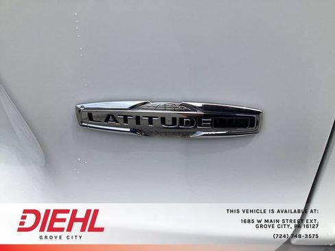 Used 2022 Jeep Cherokee Latitude Lux w/ Sun & Sound Group AWD/4WD image 13
