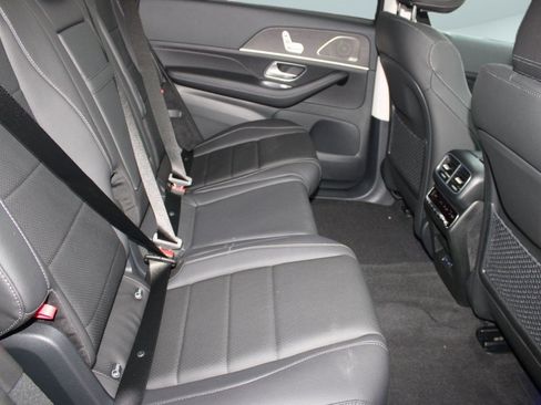 Used 2026 Mercedes-Benz GLS 450 4MATIC image 36