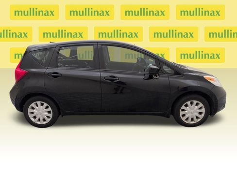 Used 2016 Nissan Versa Note SV image 2