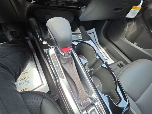 New 2026 Chevrolet Trax RS w/ Sunroof Package FWD image 19