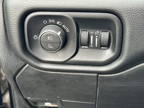 Used 2019 RAM 3500 Big Horn image 31