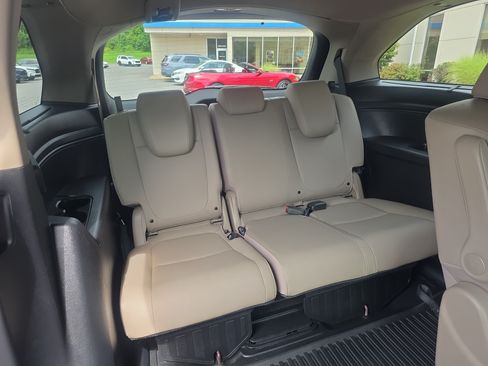 Used 2018 Honda Odyssey Touring image 17