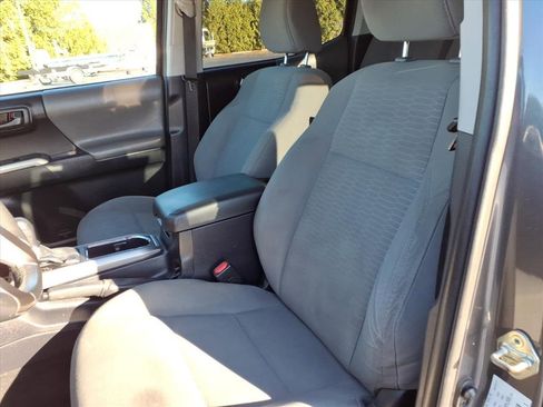 Used 2017 Toyota Tacoma SR5 image 42