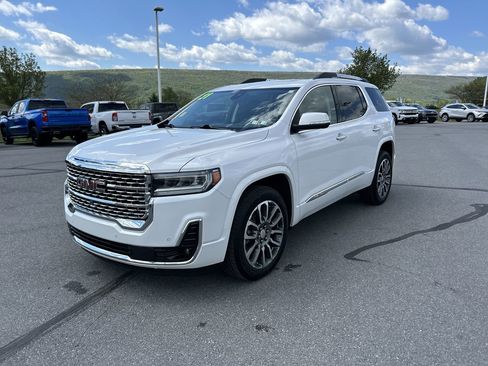 Used 2021 GMC Acadia Denali w/ Denali Technology Package AWD/4WD image 3