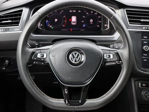 Used 2021 Volkswagen Tiguan SEL image 15