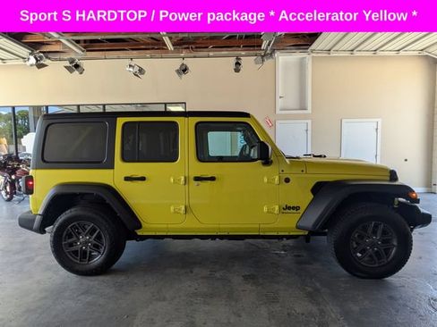 Used 2024 Jeep Wrangler Unlimited Sport AWD/4WD image 3