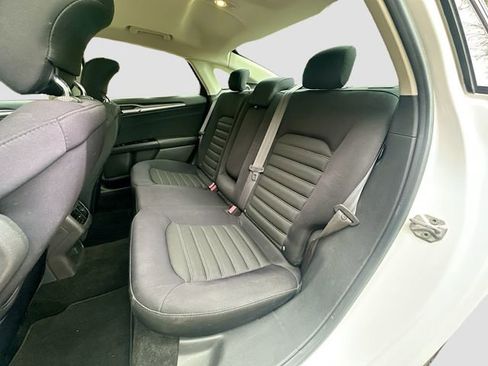 Used 2014 Ford Fusion SE image 24