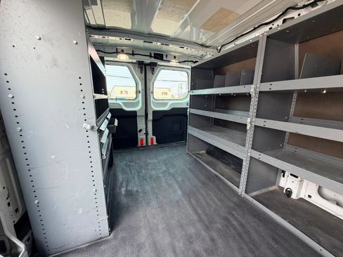 Used 2015 Ford Transit 250 130 Low Roof RWD image 18