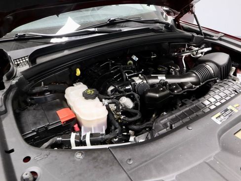 Used 2024 Jeep Grand Cherokee Limited w/ Luxury Tech Group II image 18