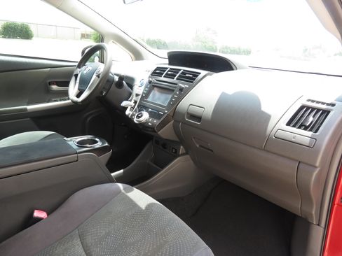 Used 2014 Toyota Prius V Two FWD image 29