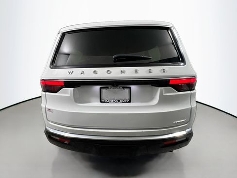 Used 2024 Jeep Wagoneer Series II w/ Flexible Seating Group RWD image 6