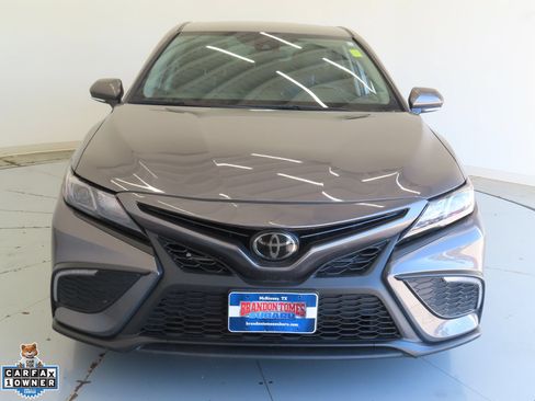 Used 2022 Toyota Camry SE FWD image 9