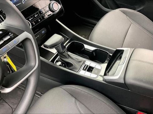 Certified 2024 Hyundai Tucson SE FWD image 15