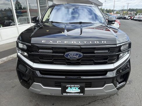 Used 2025 Ford Expedition Max Platinum AWD/4WD image 16