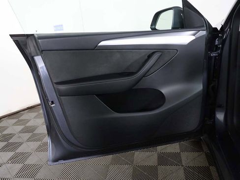 Used 2023 Tesla Model Y 2WD image 25