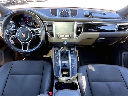 Used 2017 Porsche Macan Base image 7
