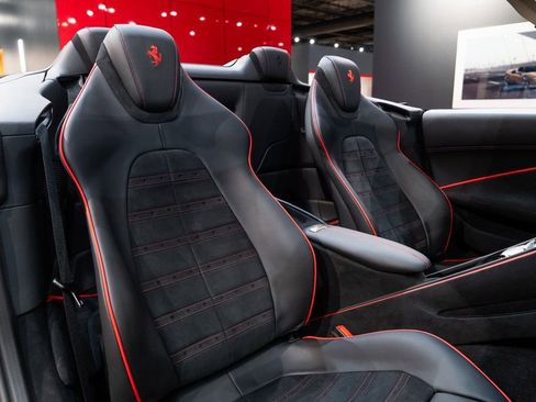 Used 2025 Ferrari Roma Spider image 37