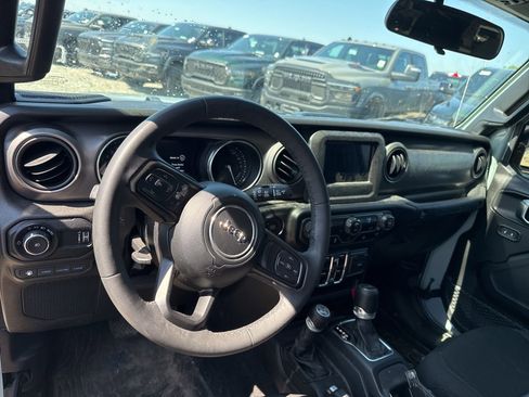 Used 2023 Jeep Wrangler Unlimited AWD/4WD image 10