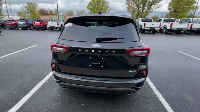 Certified 2023 Ford Escape ST-Line Select w/ Tech Pack #1 AWD/4WD image 3