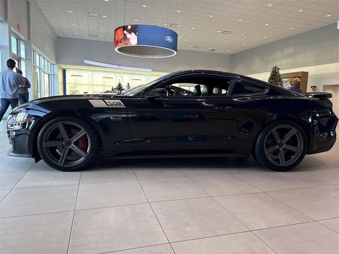 Used 2019 Ford Mustang GT Premium image 4