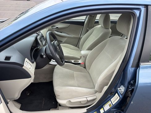 Used 2013 Toyota Corolla LE FWD image 17