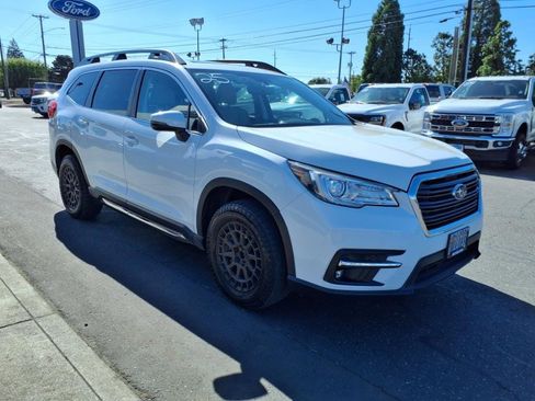Used 2019 Subaru Ascent Limited w/ Popular Package #3 image 3