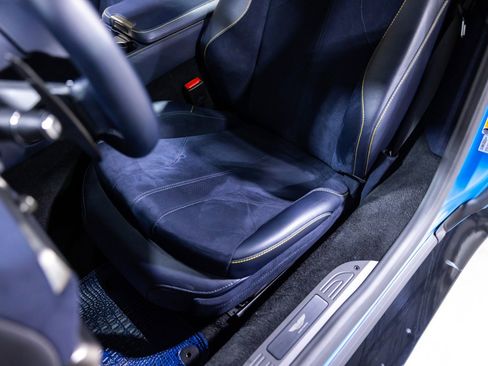 Used 2025 Aston Martin V8 Vantage Coupe image 34