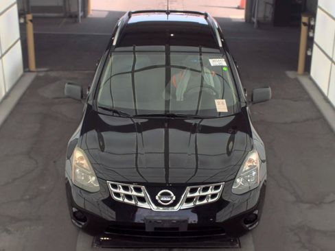 Used 2015 Nissan Rogue S w/ Convenience Package AWD/4WD image 2