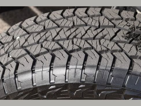 Used 2021 GMC Sierra 1500 AT4 w/ AT4 Value Package image 11