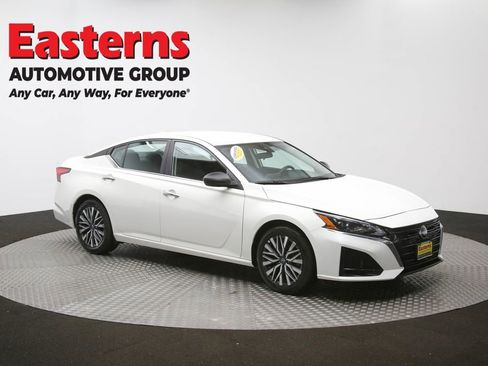 Used 2025 Nissan Altima 2.5 SV image 49