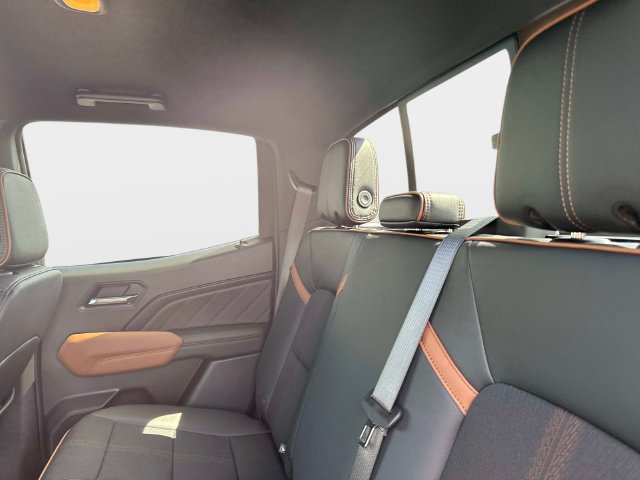 New 2026 GMC Canyon AT4 AWD/4WD image 13