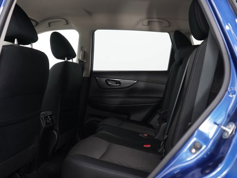Used 2019 Nissan Rogue SV w/ Premium Package AWD/4WD image 18