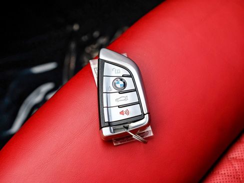 Used 2020 BMW M760i xDrive w/ Luxury Rear Seating Package image 53