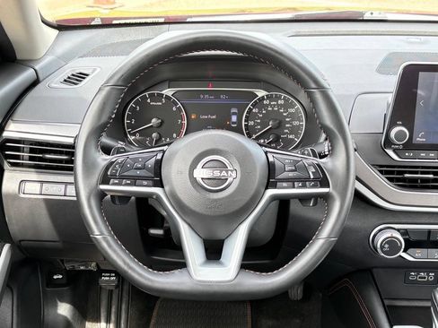 Used 2025 Nissan Altima 2.5 SR FWD image 15