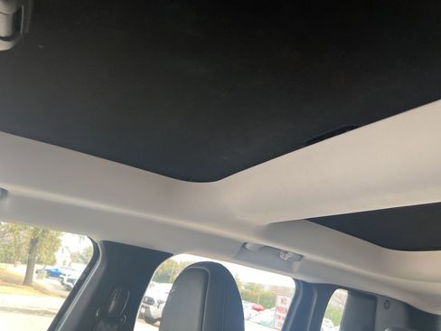 Used 2016 Jeep Renegade Trailhawk w/ Premium Trailhawk Package image 14