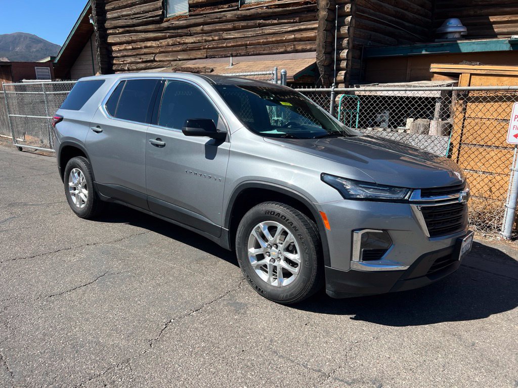 Used 2023 Chevrolet Traverse LS FWD image 1