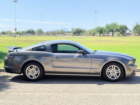 Used 2014 Ford Mustang Coupe RWD image 6
