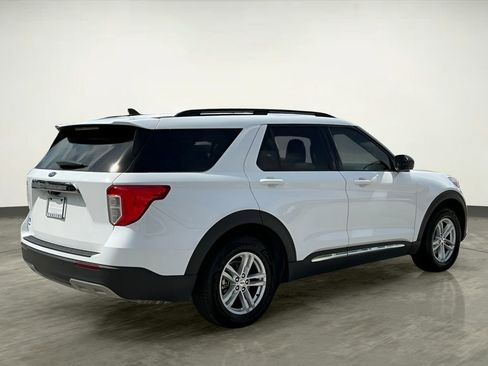 Used 2023 Ford Explorer XLT w/ Equipment Group 202A RWD image 8