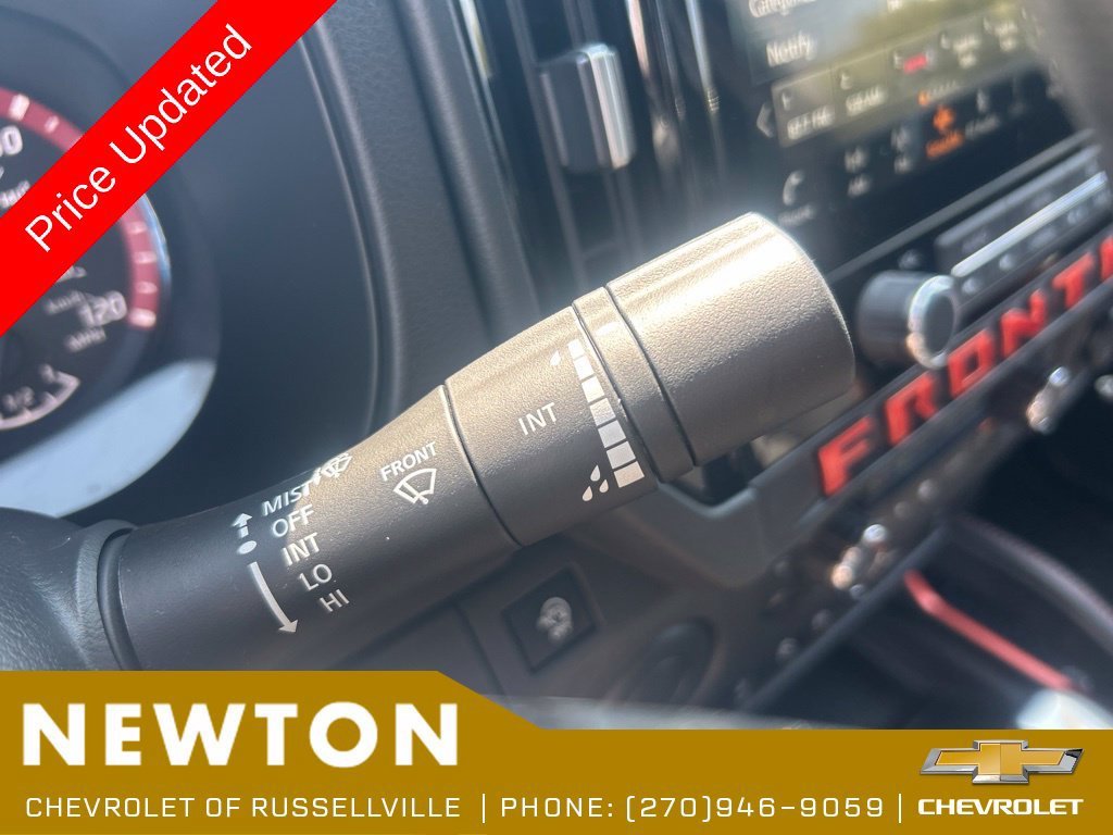 Used 2025 Nissan Frontier 2WD Crew Cab image 17