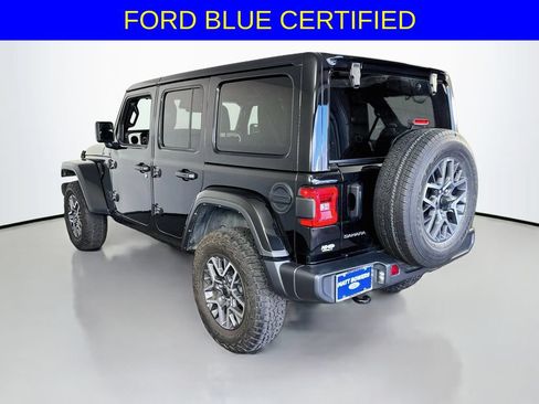 Used 2025 Jeep Wrangler Unlimited Sahara AWD/4WD image 10
