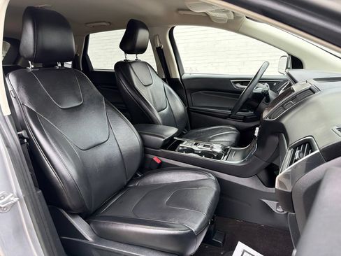 Used 2020 Ford Edge Titanium FWD image 13
