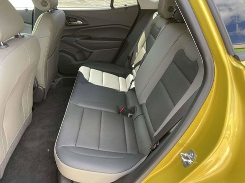 Used 2024 Chevrolet Trax ACTIV w/ Sunroof Package FWD image 12
