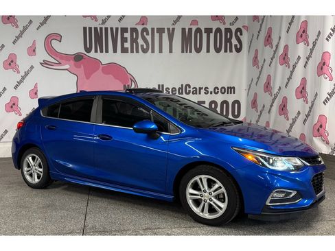 Used 2017 Chevrolet Cruze LT w/ Sun And Sound Package image 4