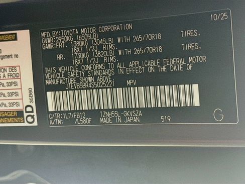 Certified 2025 Toyota 4Runner TRD Off-Road AWD/4WD image 32