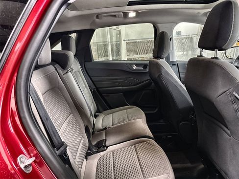 Used 2021 Ford Escape SE w/ SE Sport Appearance Package image 31