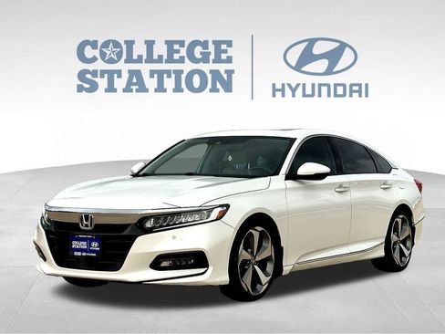 Used 2020 Honda Accord Touring image 6