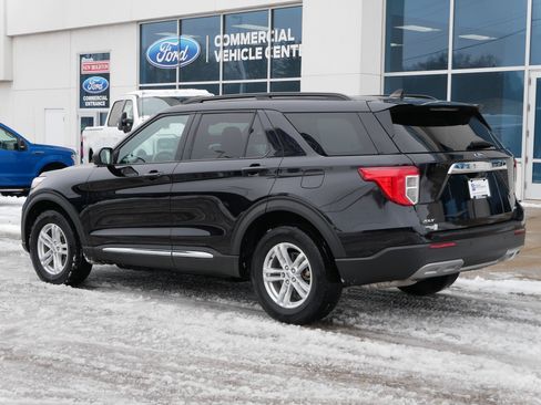 Used 2022 Ford Explorer XLT w/ Equipment Group 202A image 27