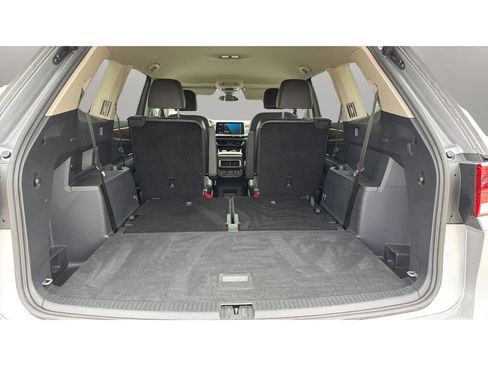 Used 2024 Volkswagen Atlas SE image 17