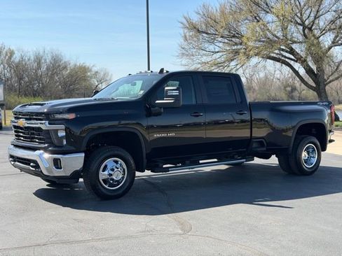 New 2026 Chevrolet Silverado 3500 LT w/ All Star Edition AWD/4WD image 3