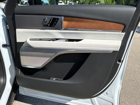 New 2026 Cadillac Vistiq Sport w/ LPO, Floor Liner Package AWD/4WD image 31